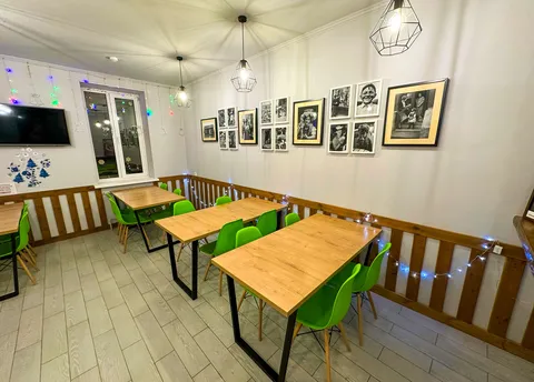 столы и стулья