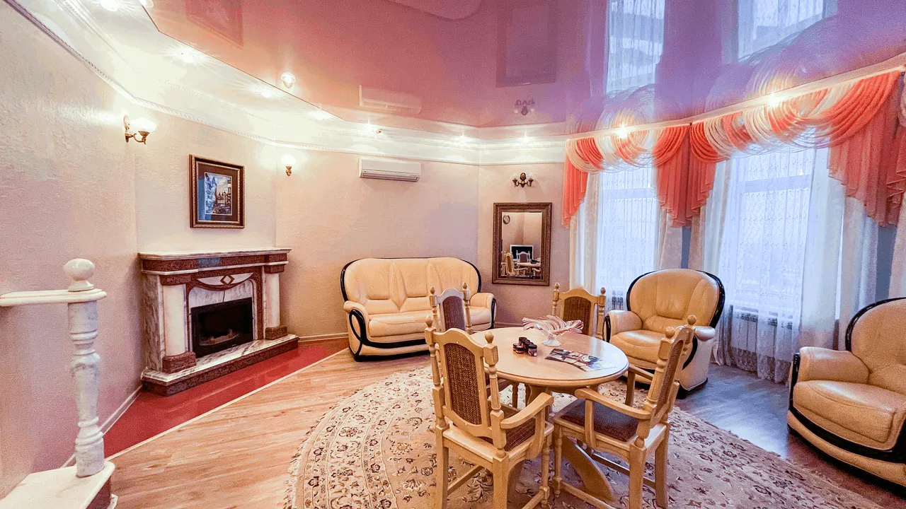 комната с камином