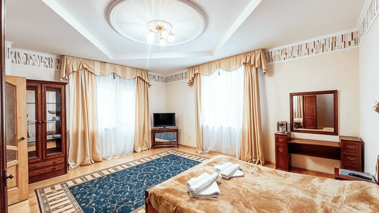 двуспальная кровать