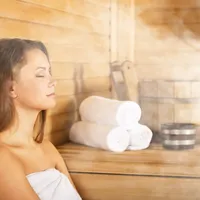 девушка в сауне