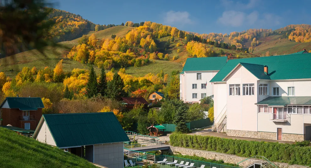 осенний пейзаж и дома