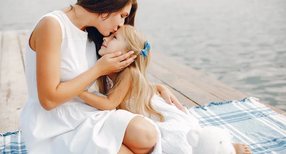 mother-with-little-daughters
