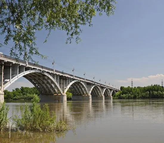 мост в городе бийск