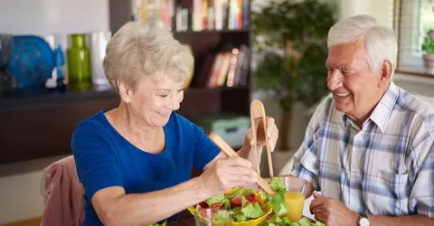 zdorovyi-zavtrak-s-edennyi-poziloi-paroi